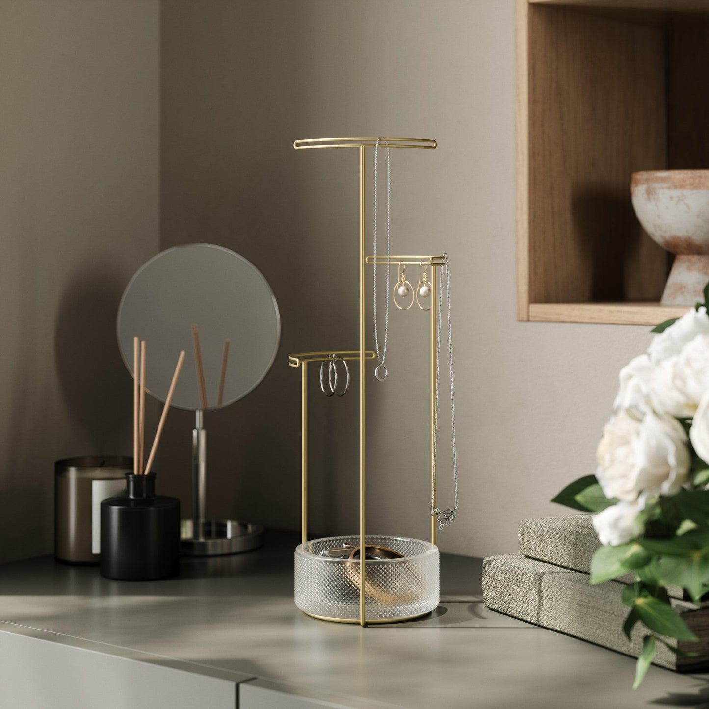Tes ora Jewelry Stand